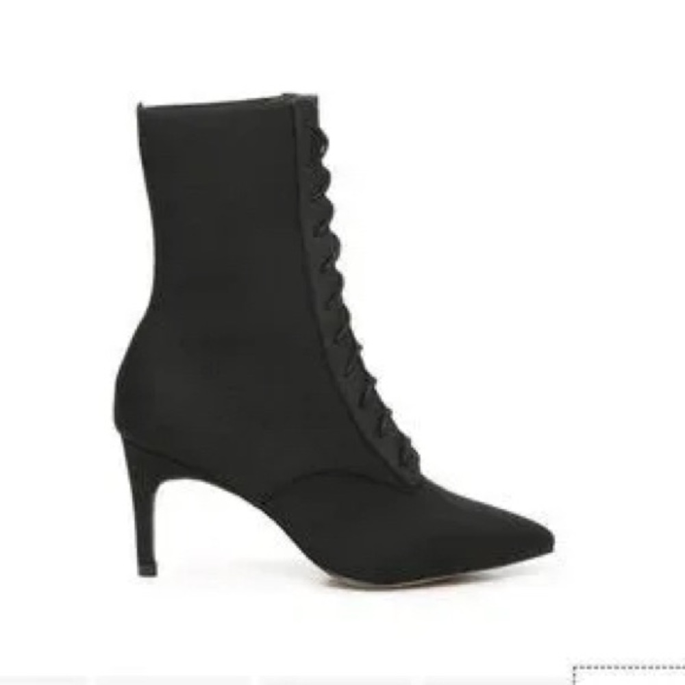 Charles David-Piranha Lace-up Bootie (Women’s)